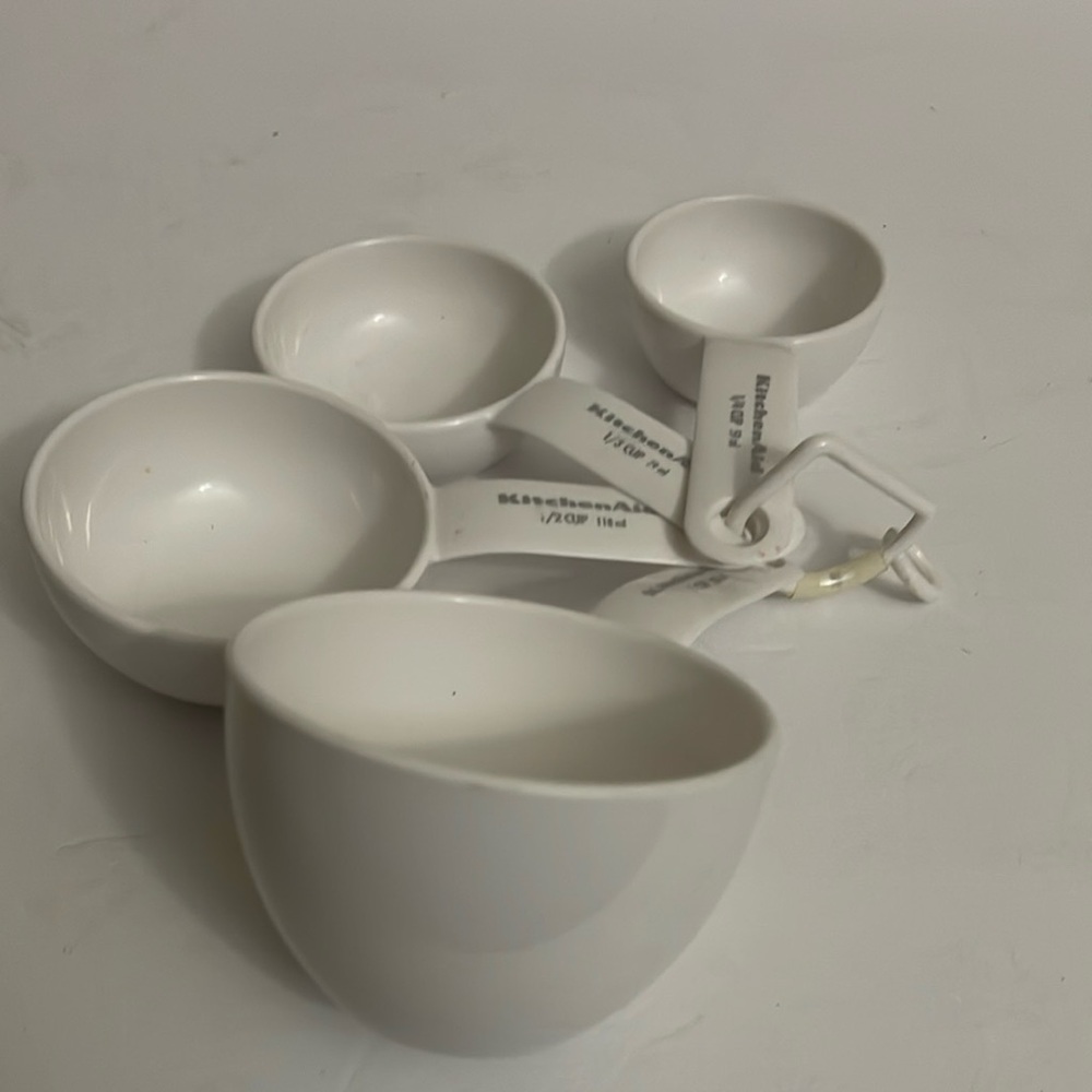 KitchenAid White Measuring Cups Set kitchen aid‎